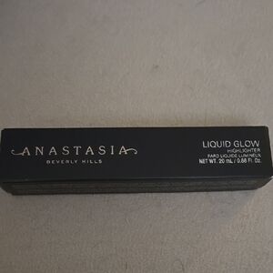 Anastasia Beverly Hills Liquid Glow Highlighter in Black Box